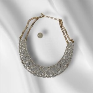 Stunning Floral Patterned Neckpiece